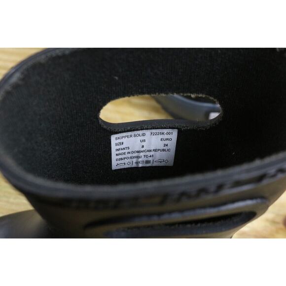 Bogs Rain Boots 8 Skipper Solid Black Baby Toddler 24 Slip On New - Picture 7 of 7